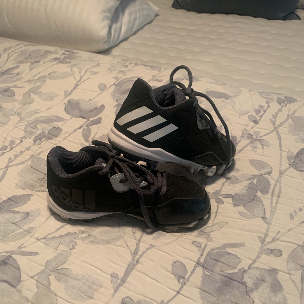Little boys soccer shoes sz 12